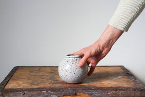Bud Vase in Speckled White
