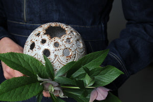 Lacework Vase in Speckled White