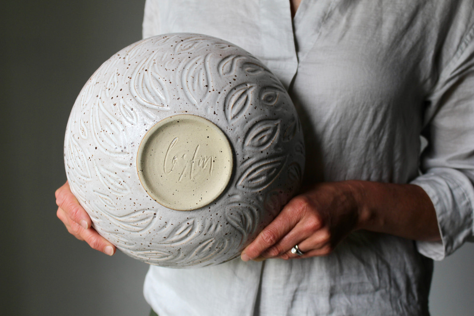 Carved Leaf Serving Bowl in Speckled Lustre