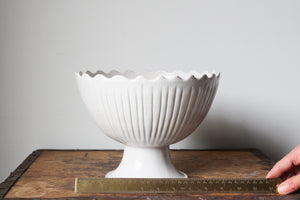 Slightly Flawed Pedestal Centrepiece in Smooth White