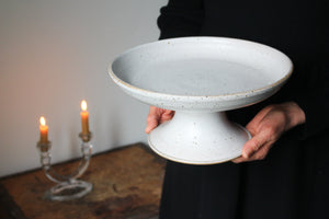 Pedestal Dish in Speckled Creamy White: Ten