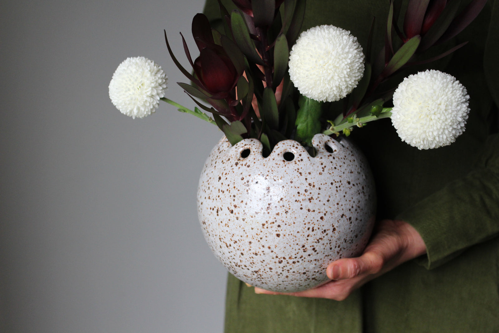 Scalloped Orb Vase in Speckled White