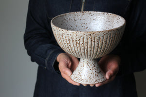 Pedestal Dish in Speckled Cream/White