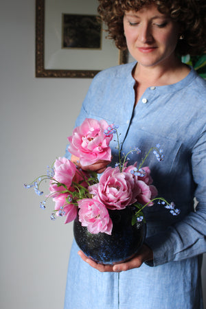 Lacework Orb Vase in Textured Blue/Black