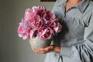Lacework Orb Vase in Speckled White