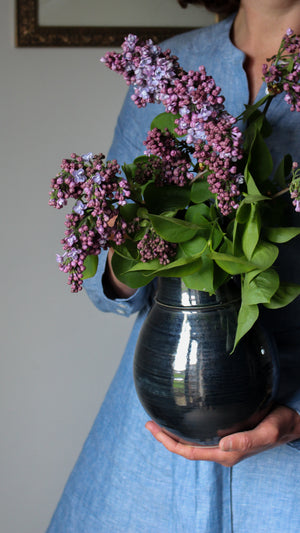 Large Vase in Metallic Black
