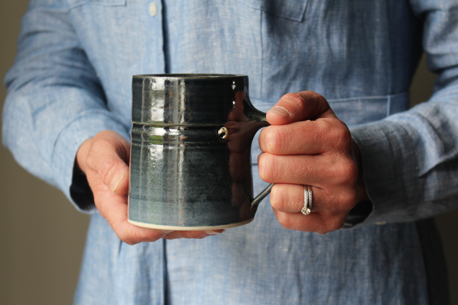 Mug in Metallic Black: One