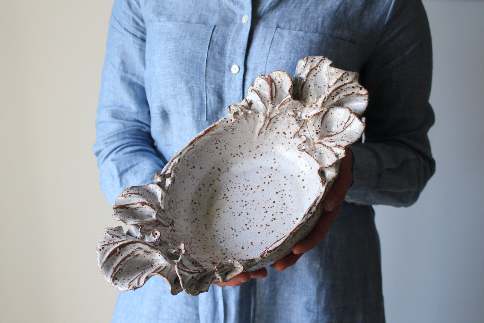 Anthos Platter in Speckled White: Four