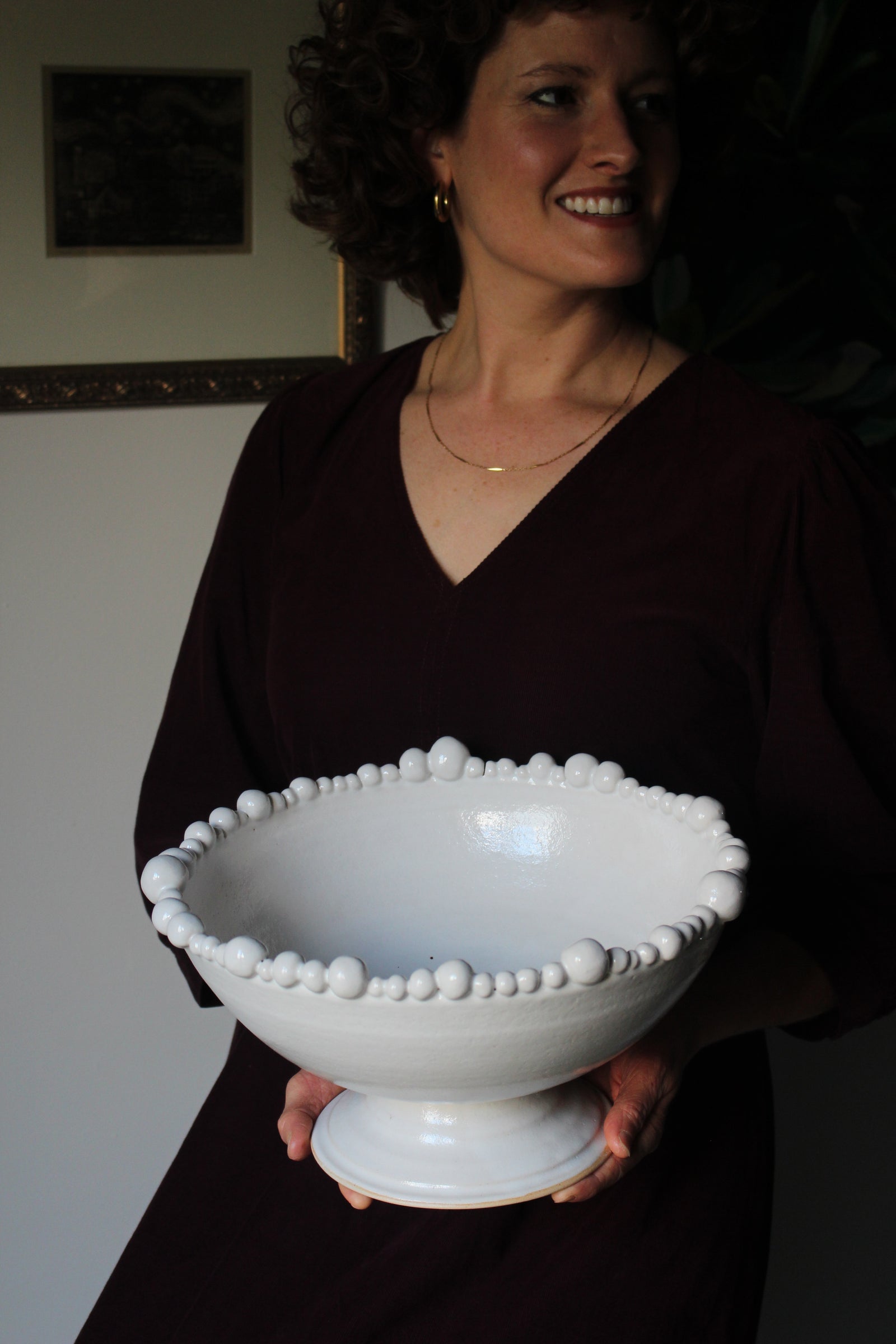 Large String of Pearls Pedestal Dish in Smooth White