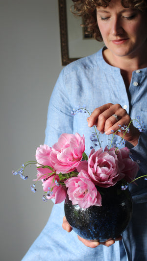 Lacework Orb Vase in Textured Blue/Black