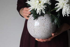Scalloped Orb Vase in Speckled White
