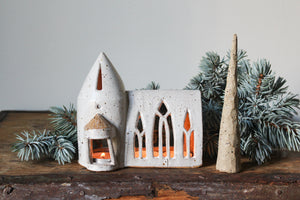 Slightly Flawed: East Hyrst