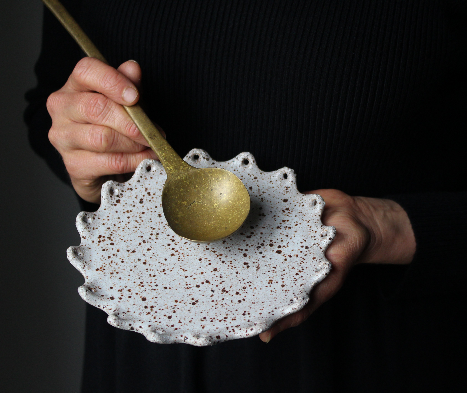 Decorated Spoon Rest in Textured White