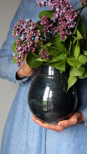 Large Vase in Metallic Black