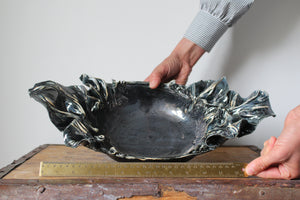 Anthos Platter in Metallic Black