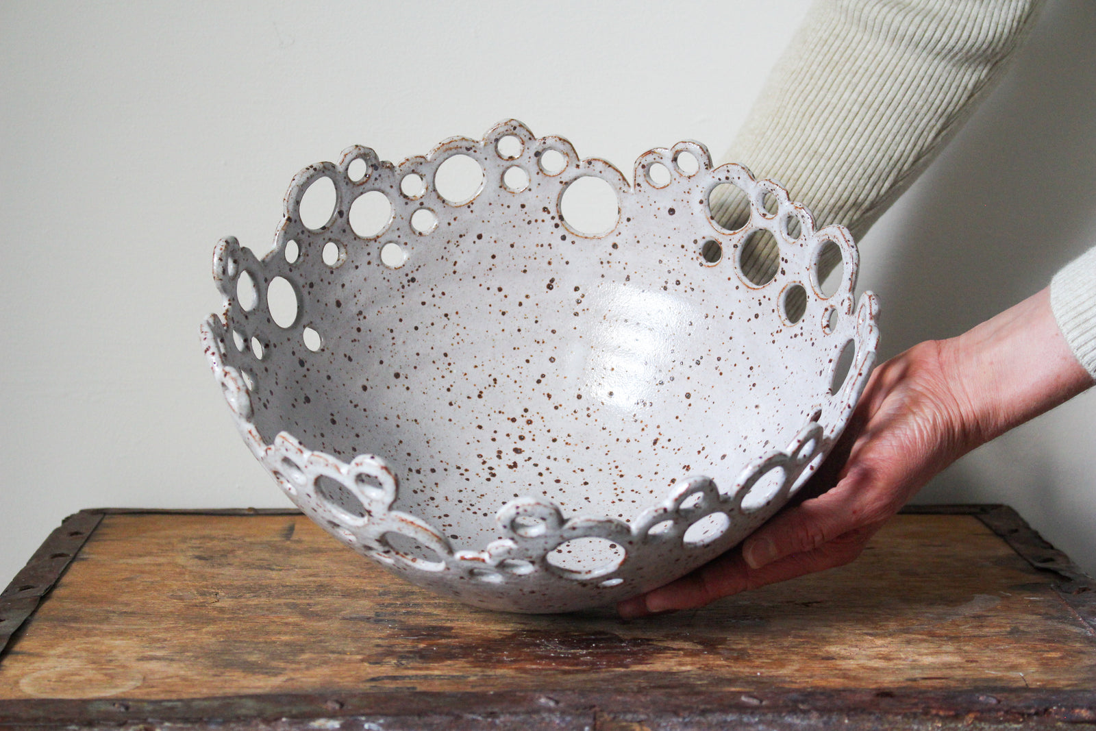 Lacework Bowl in Speckled Cream/White
