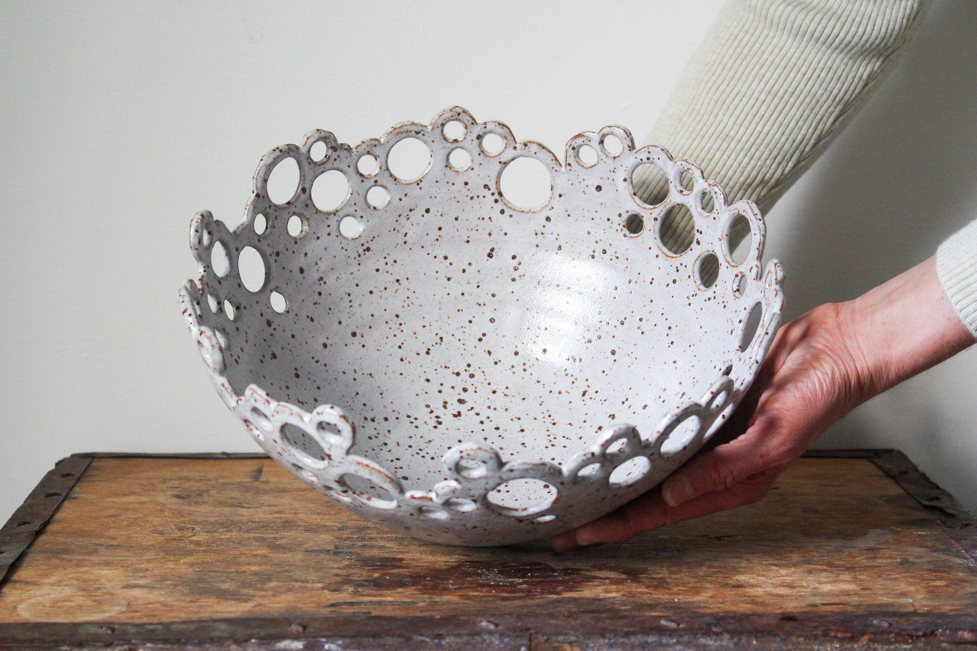 Lacework Bowl in Speckled Cream/White