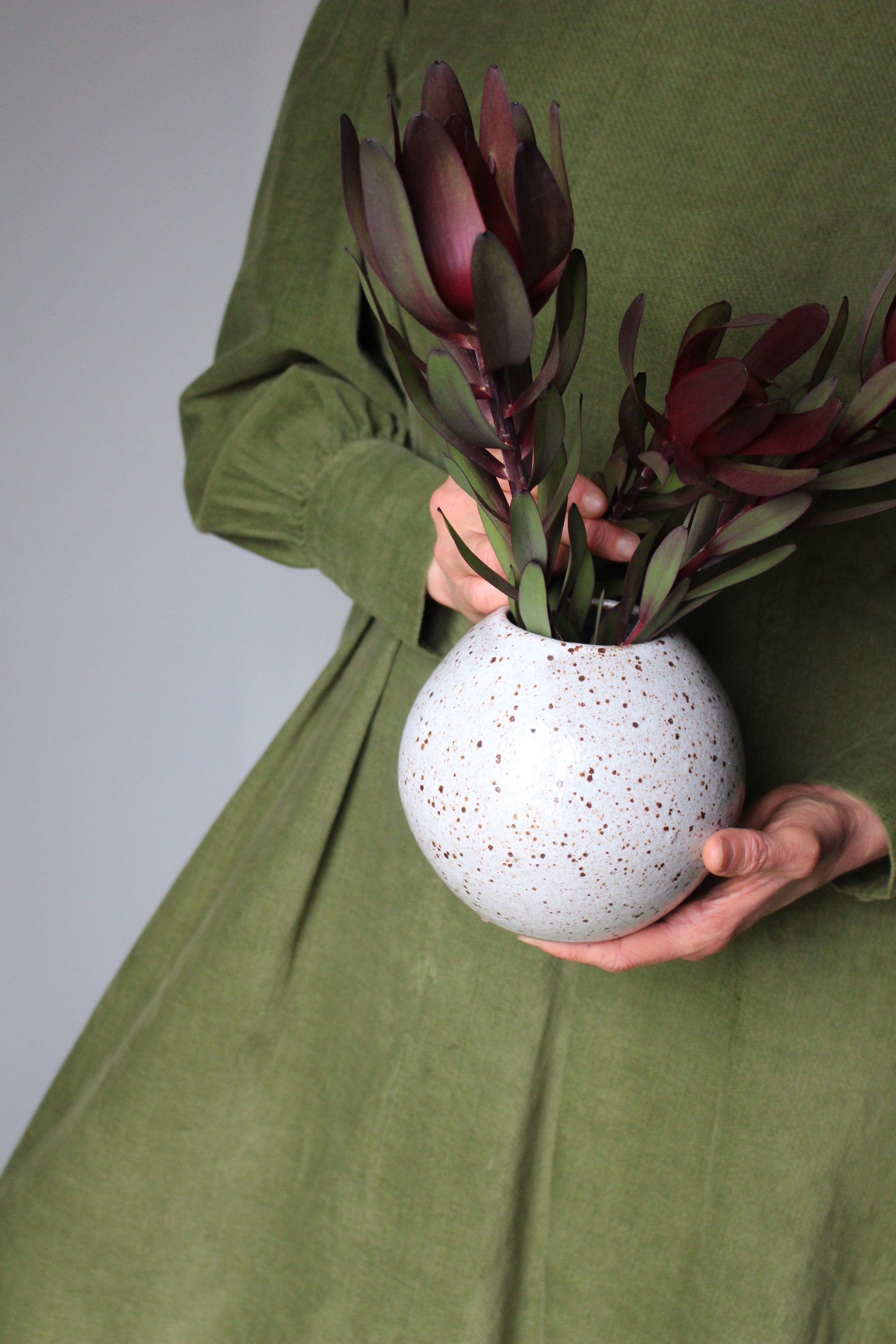 Orb Vase in Speckled White