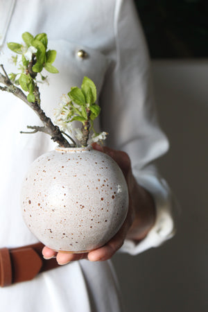 Bud Vase in Speckled White