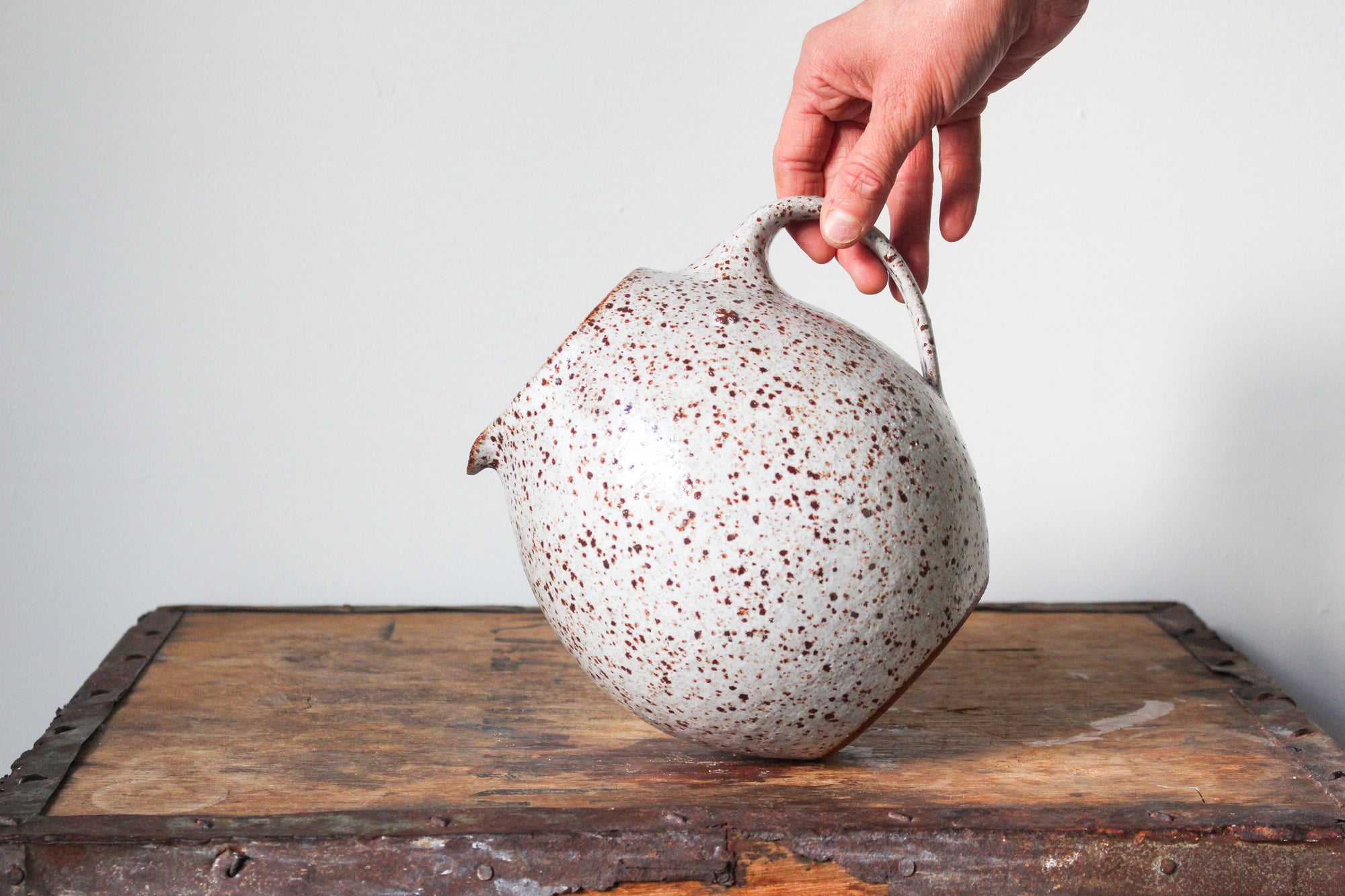 Jug in Speckled White