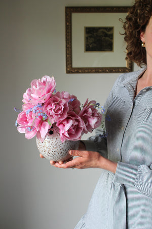 Lacework Orb Vase in Speckled White