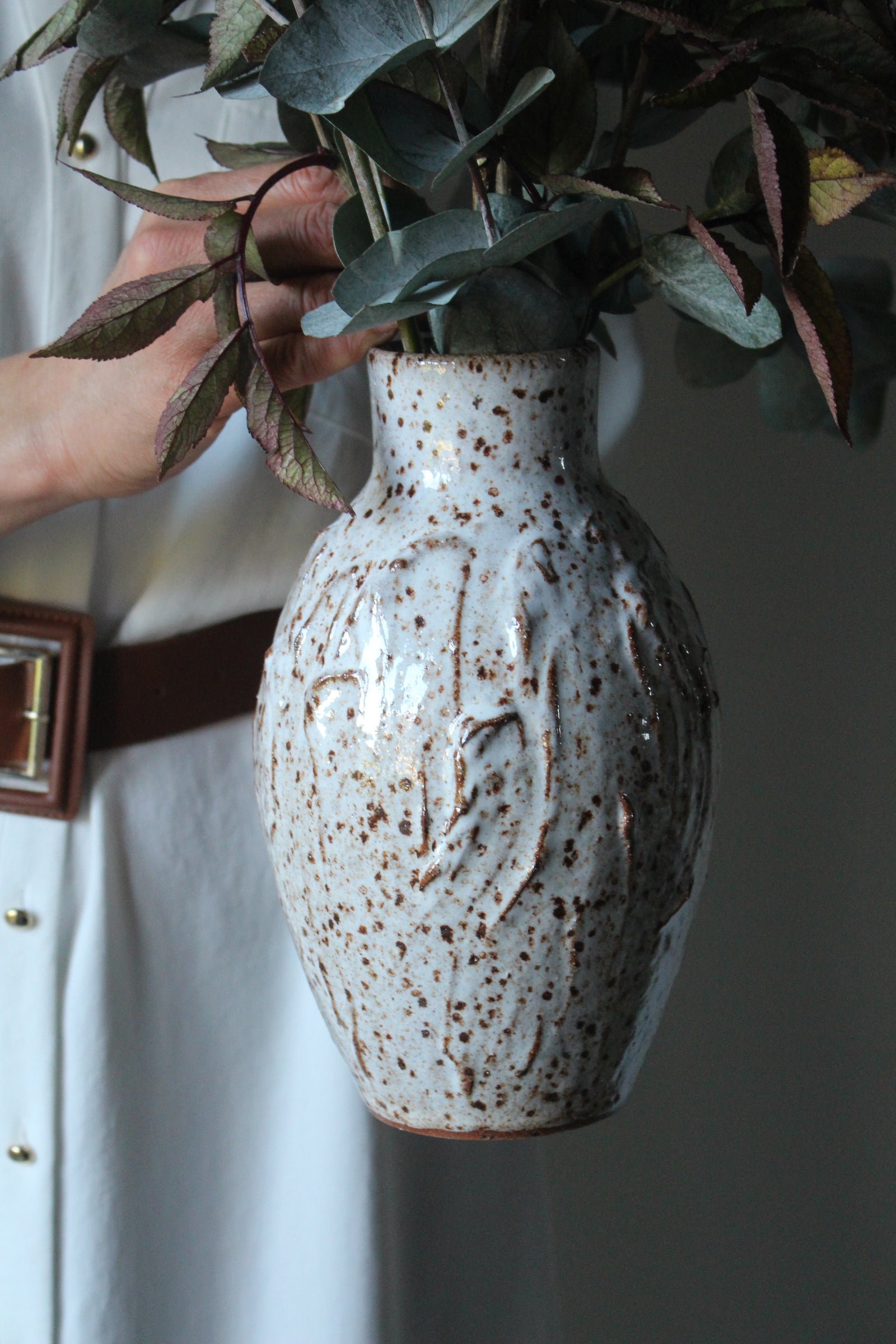 Large Vase in Speckled White: Eight