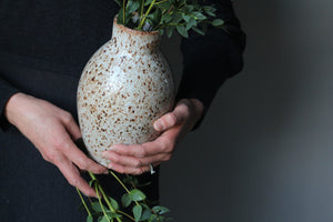 Large Vase in Speckled White: Ten