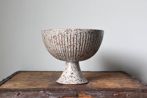 Pedestal Dish in Speckled Cream/White