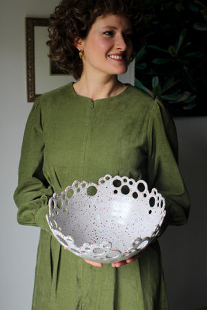Lacework Bowl in Speckled Cream/White