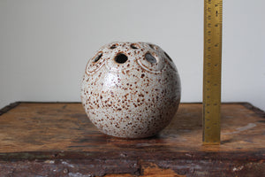 Lacework Vase in Speckled White
