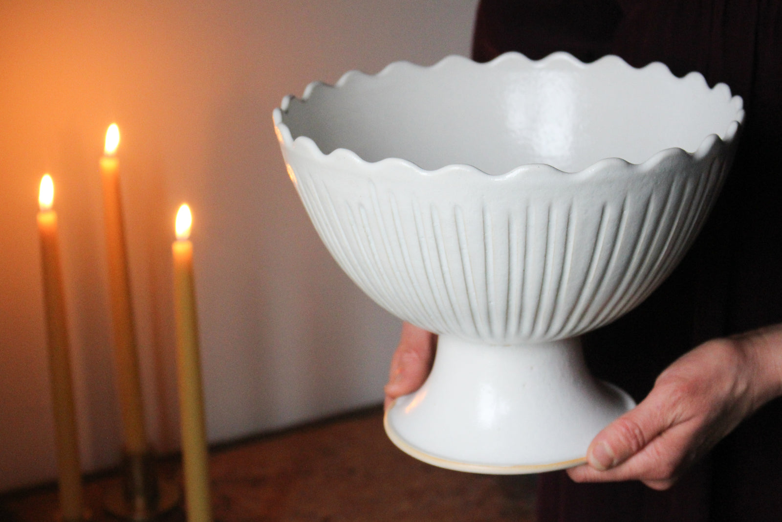 Slightly Flawed Pedestal Centrepiece in Smooth White