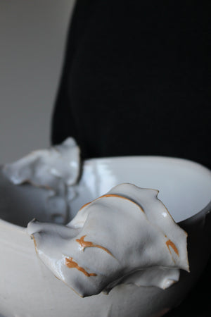 Largest Pedestal Dish in White