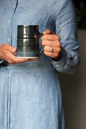 Mug in Metallic Black: Four