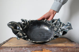 Anthos Platter in Metallic Black