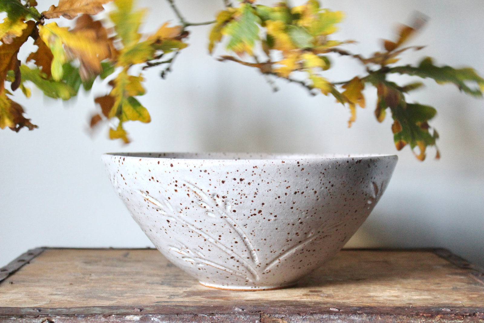 Carved Leaf Serving Bowl in Speckled