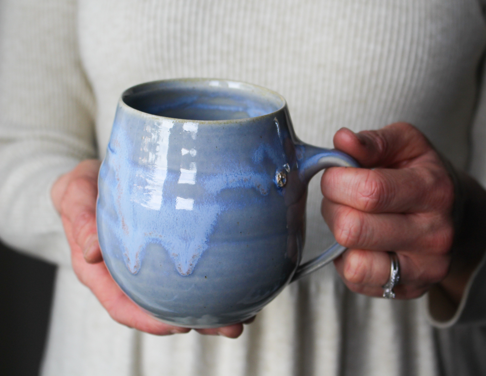 Mug in Blue: Eight