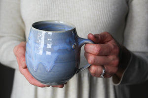Mug in Blue: Eight